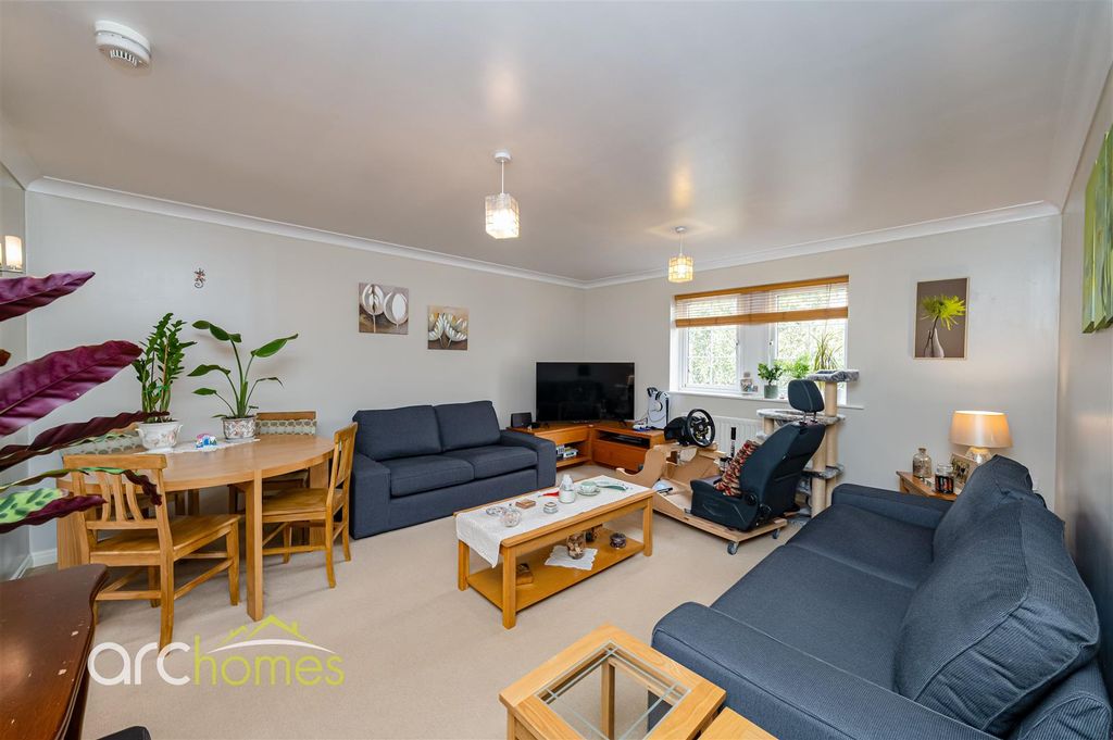 Property photo 2 of 18 Beckford-1.Jpg