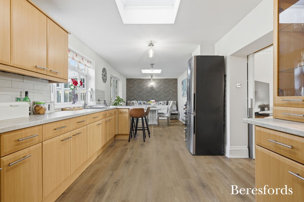 Property photo 2 of 27 Picture No. 07