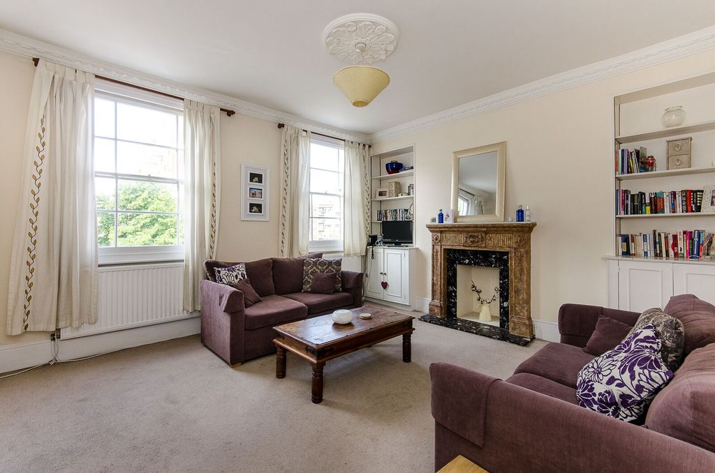 Property photo 2 of 8