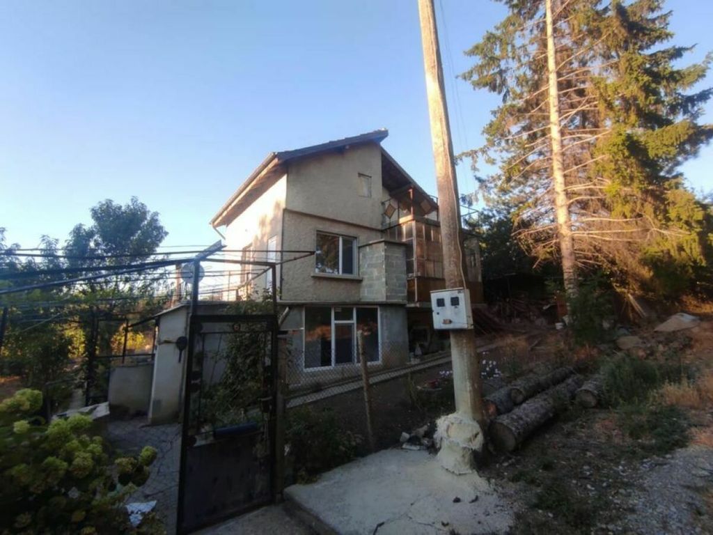 Property photo 1 of 5