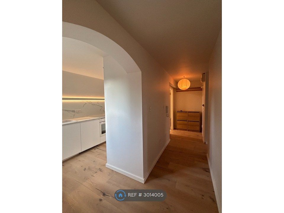 Property photo 3 of 35