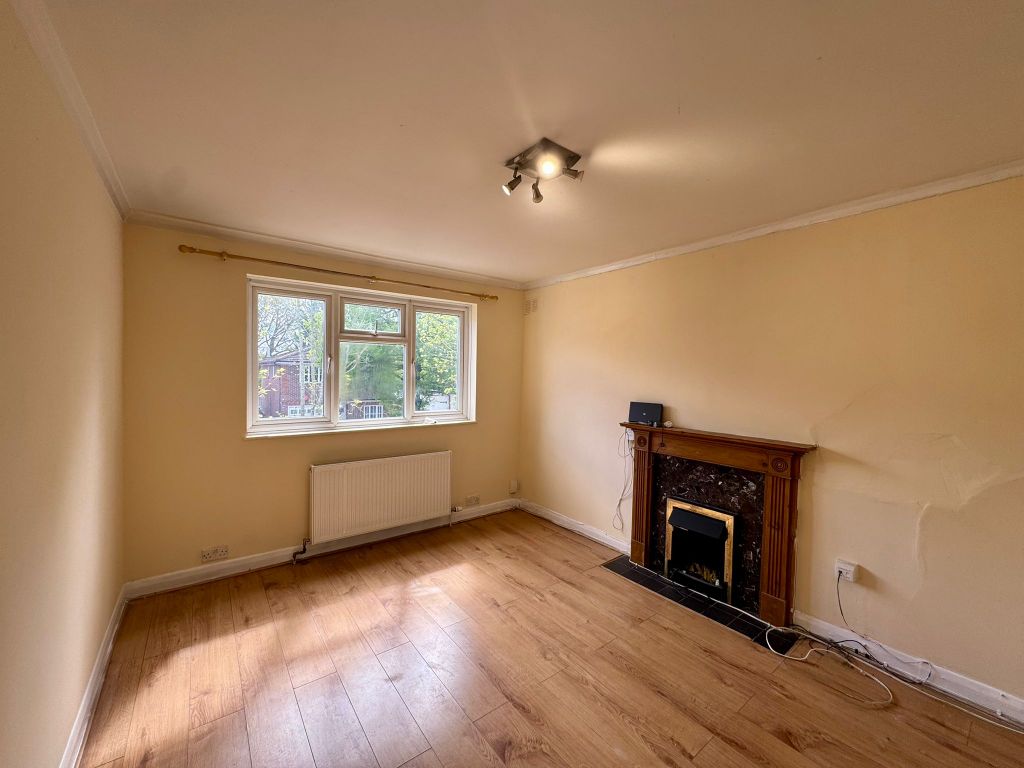 Property photo 3 of 10 2 Elm Tree Court, Ha4 8Pa (9)