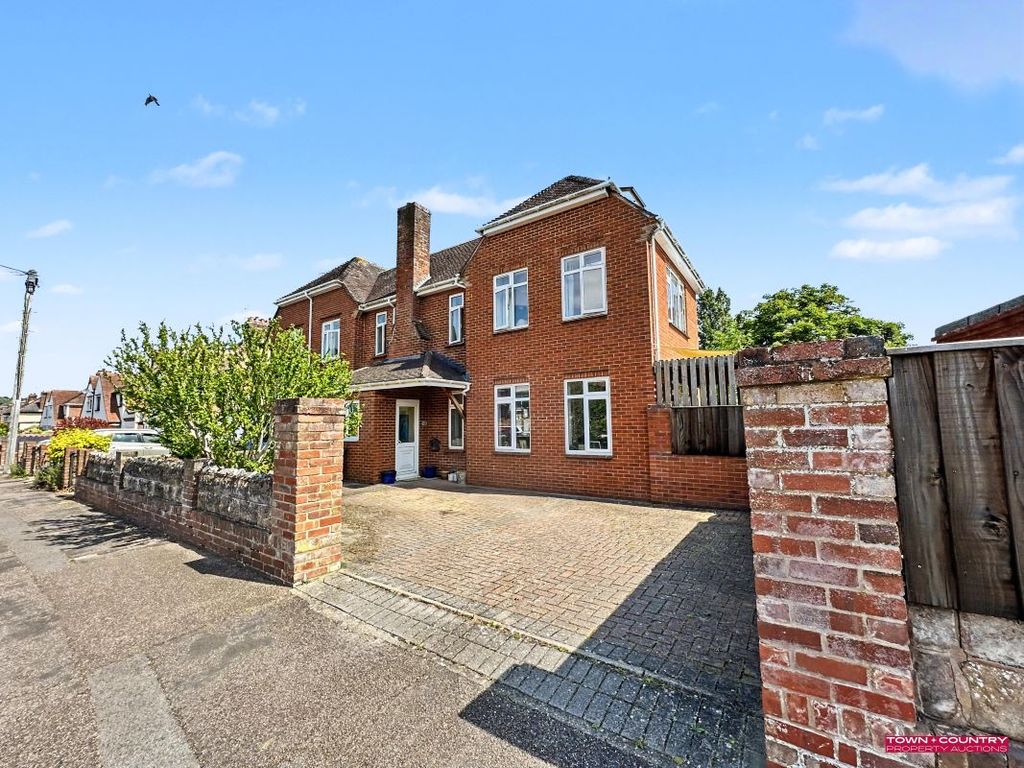 Property photo 1 of 23