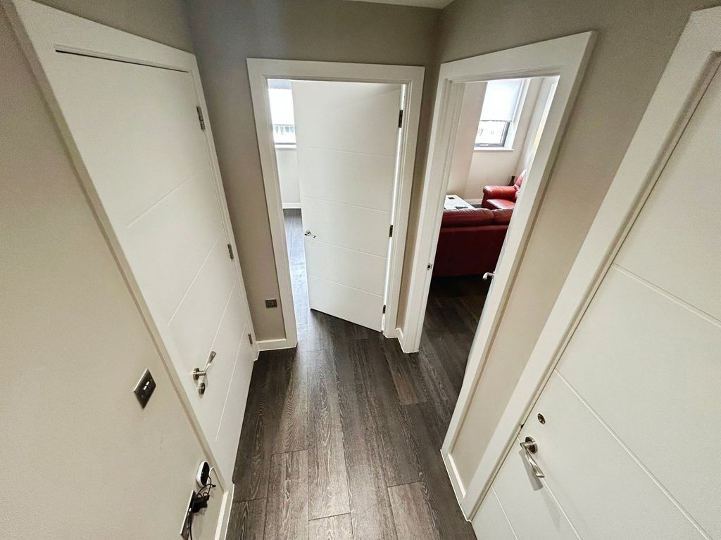 Property photo 2 of 11 Internal