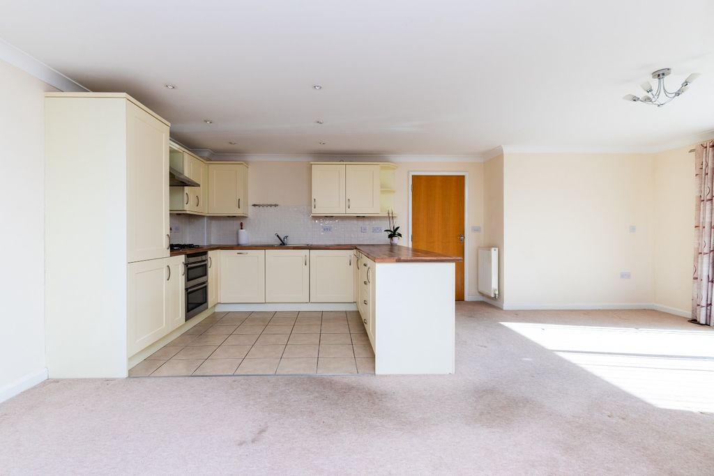 Property photo 3 of 8 4287775