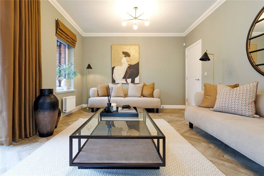 Property photo 1 of 20 Lounge