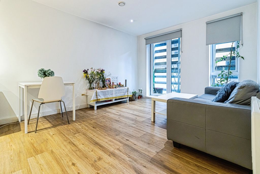 Property photo 2 of 18 Photo