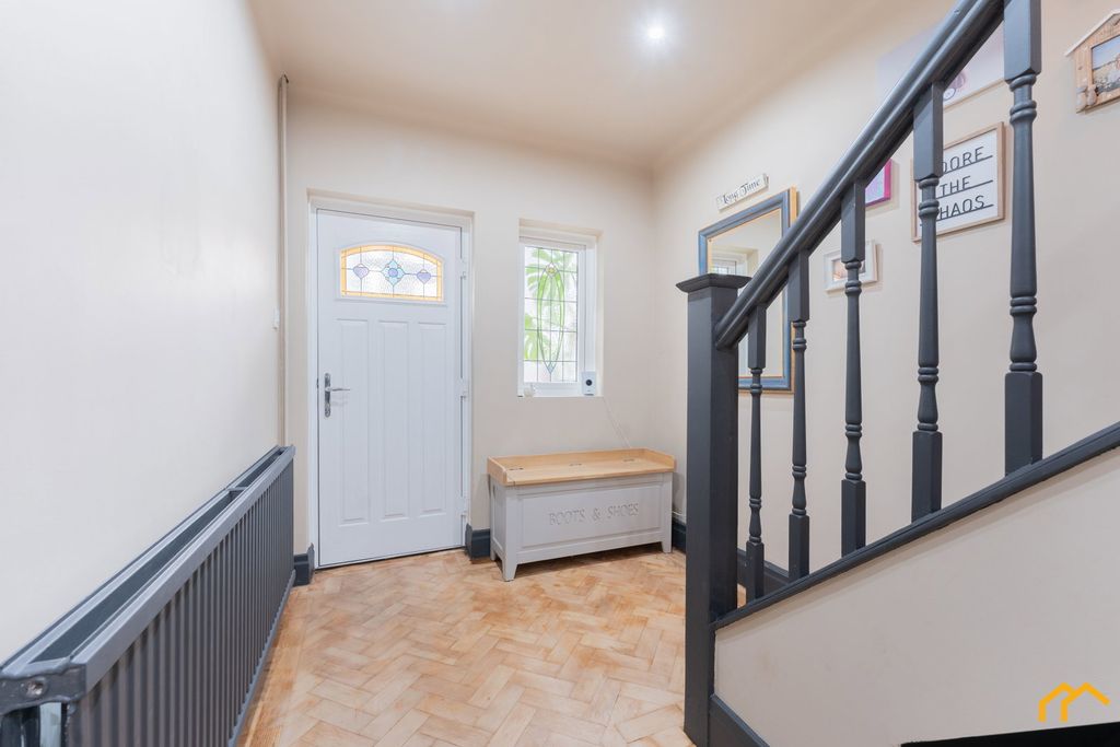 Property photo 3 of 31