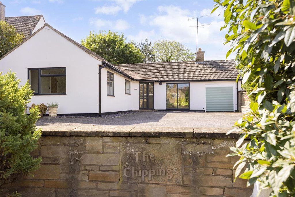 Property photo 1 of 14 Ph5_5943808.Jpg