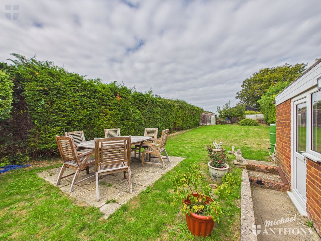 Property photo 3 of 14 Cam03852G0-Pr0797-Still009