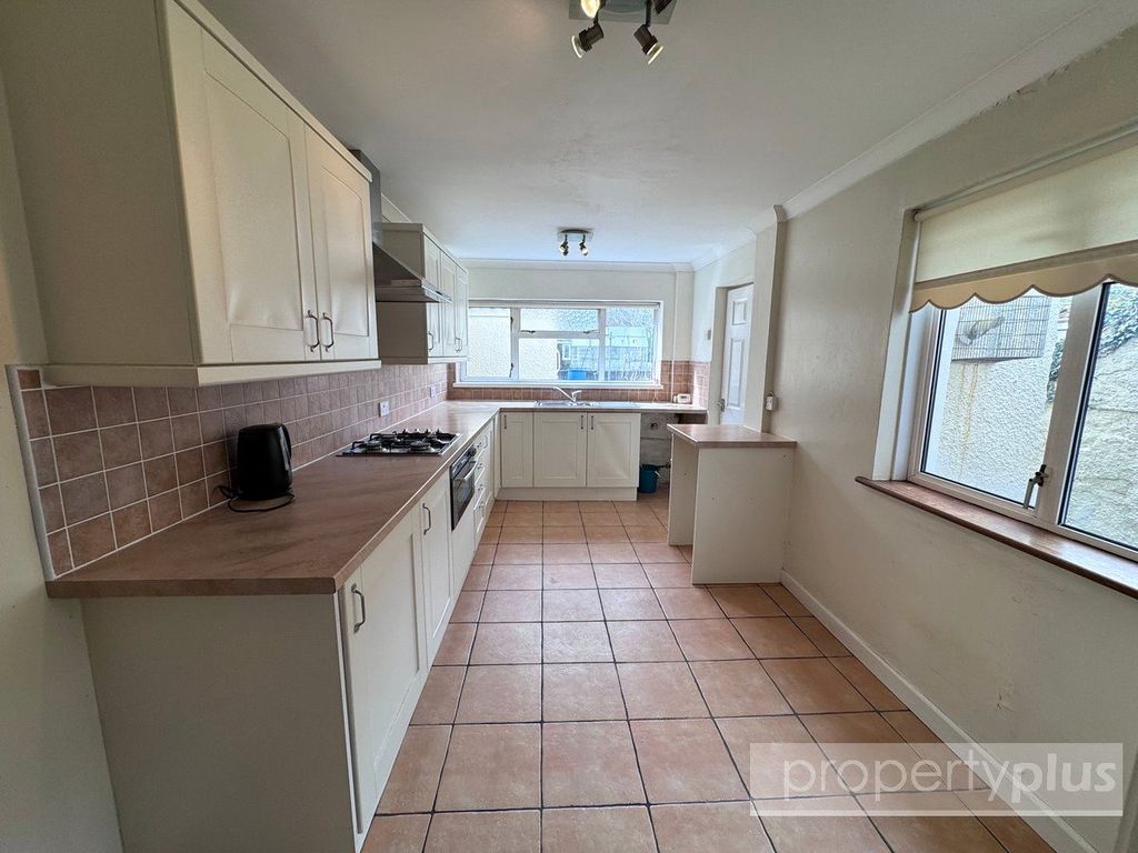 Property photo 2 of 17 Picture No. 09