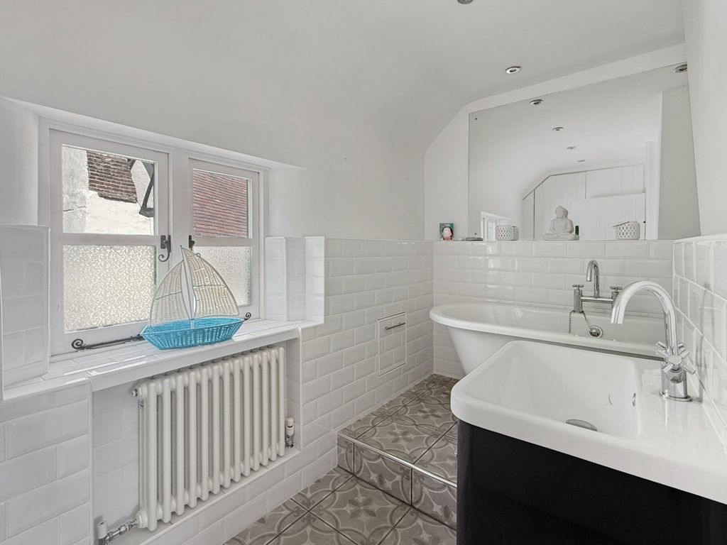 Property photo 2 of 43