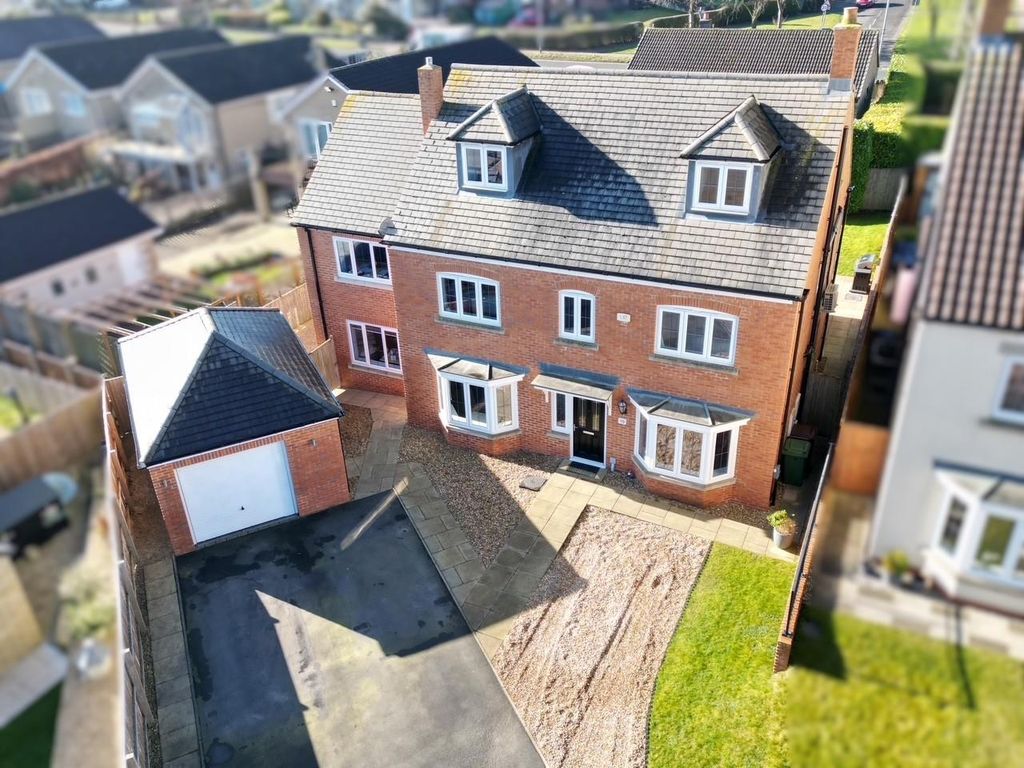 Property photo 1 of 48