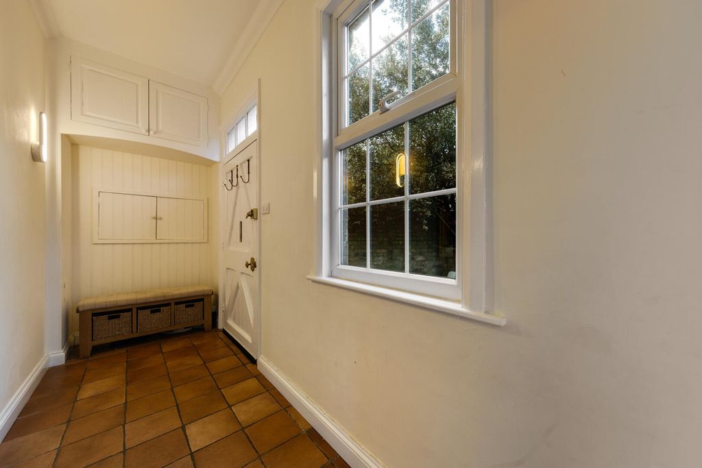 Property photo 3 of 17 Hallway