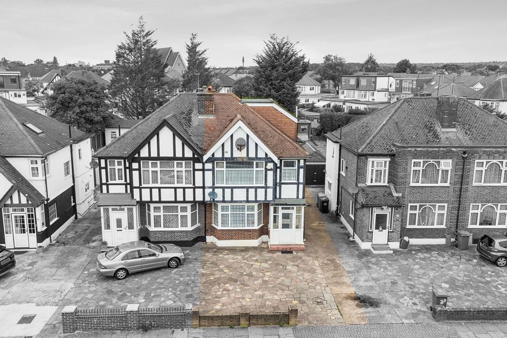 Property photo 2 of 21