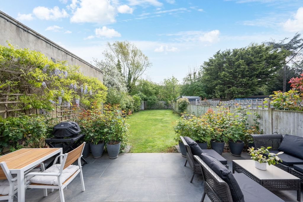 Property photo 3 of 12