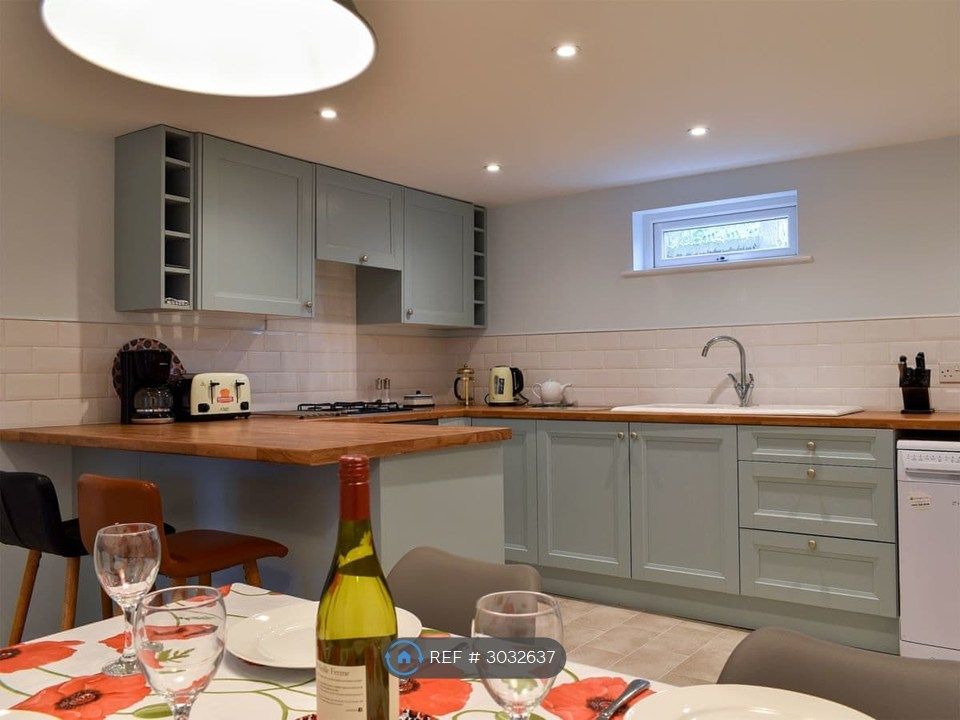 Property photo 2 of 17 Kitchen