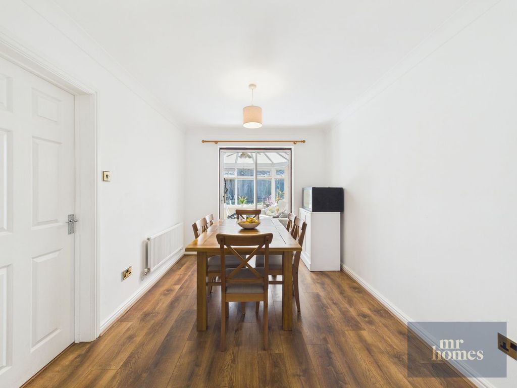 Property photo 3 of 35