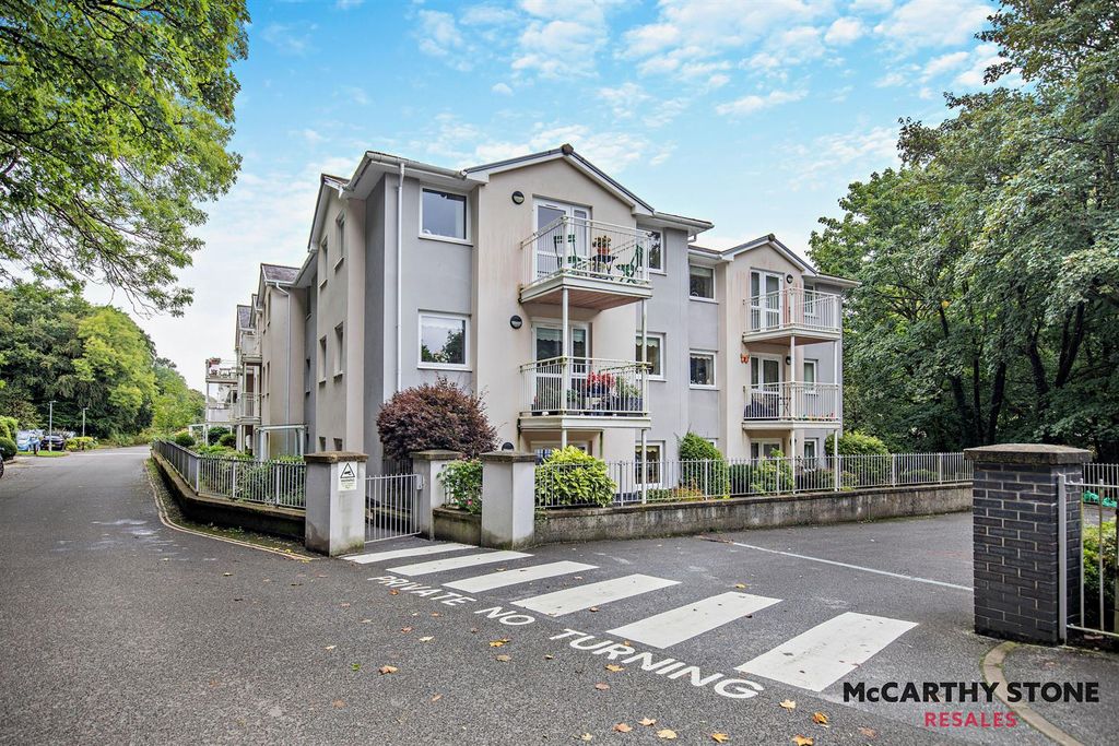 Property photo 2 of 18 Rivers Edge Court