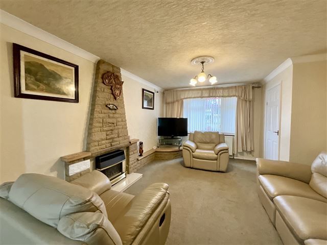 Property photo 2 of 19 Lounge