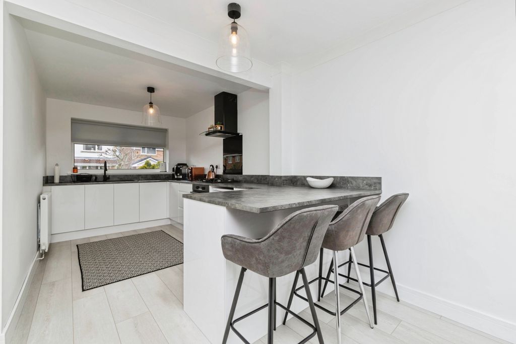 Property photo 2 of 20 Open Plan Kitchen