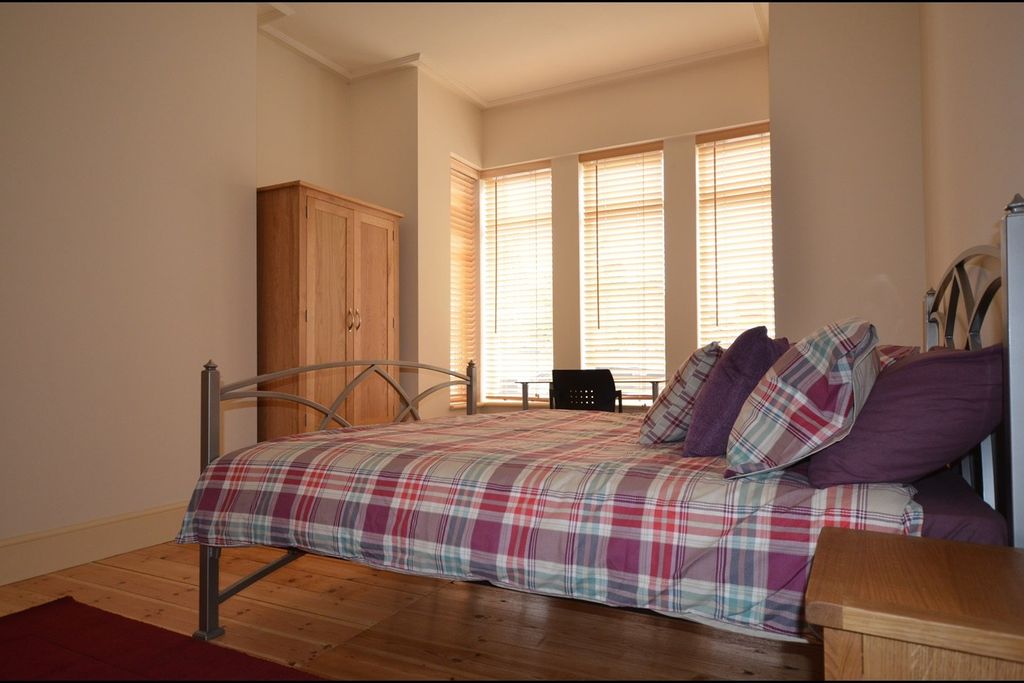 Property photo 1 of 10 HMO Licensed 4 Bed Terraced House To Rent Ashburnham Road, Luton Lu1