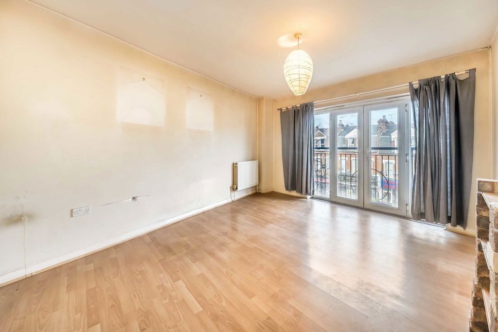 Property photo 2 of 3