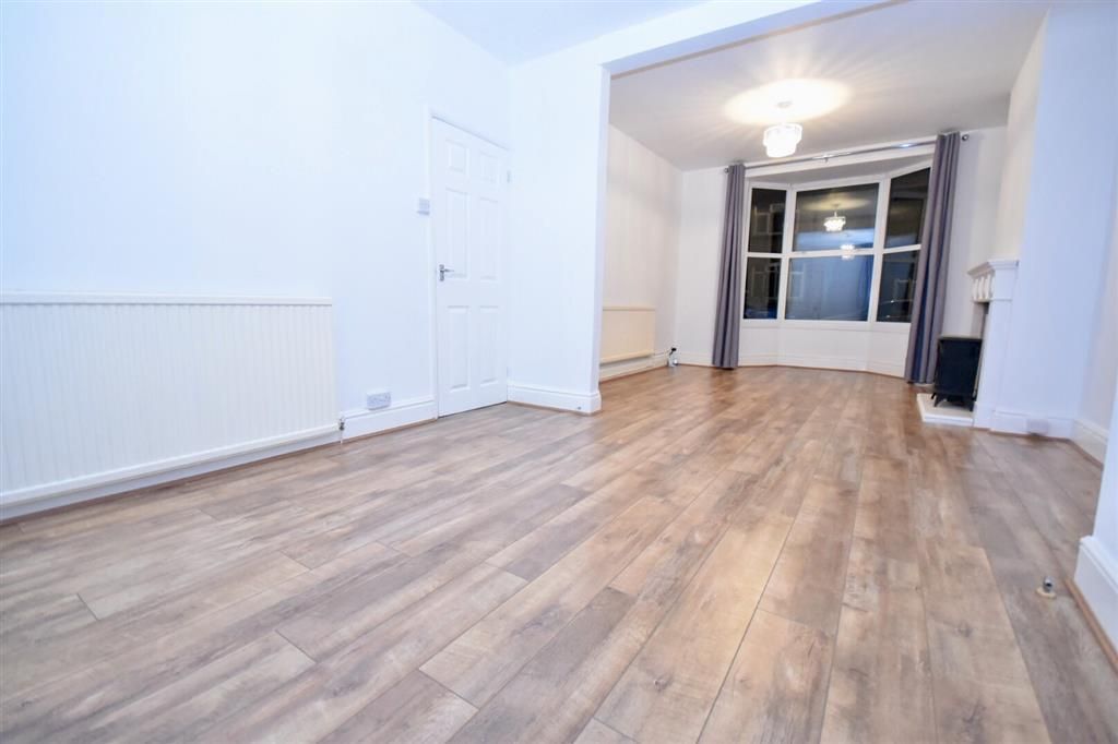 Property photo 2 of 7 Living Room