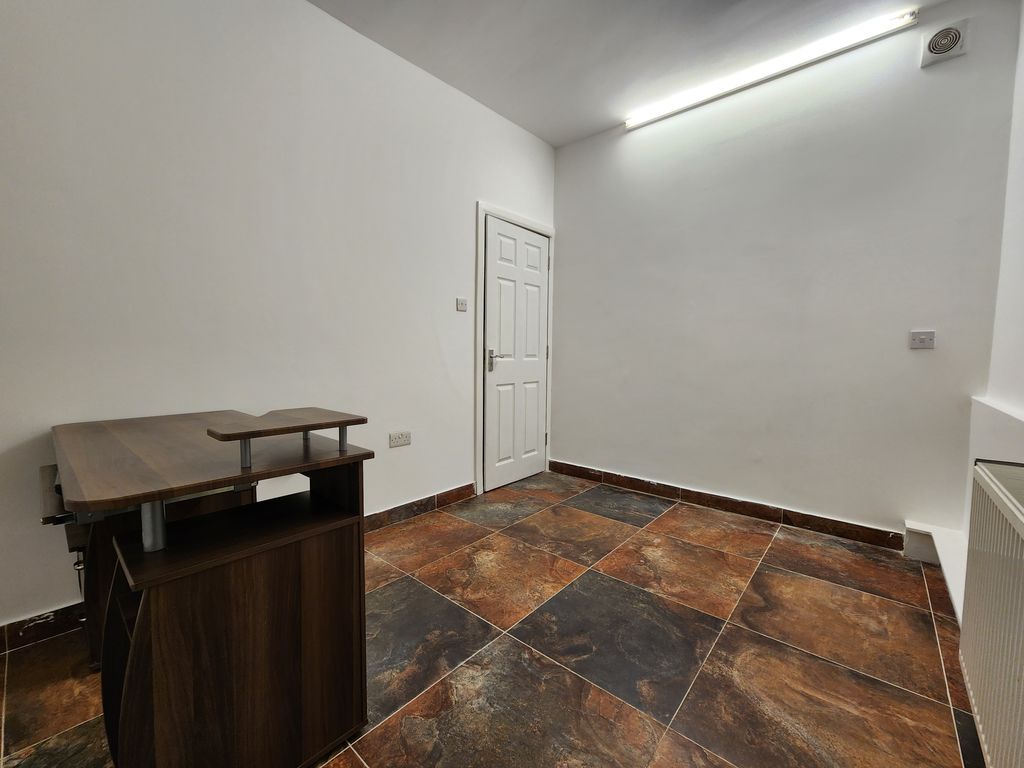 Property photo 2 of 3