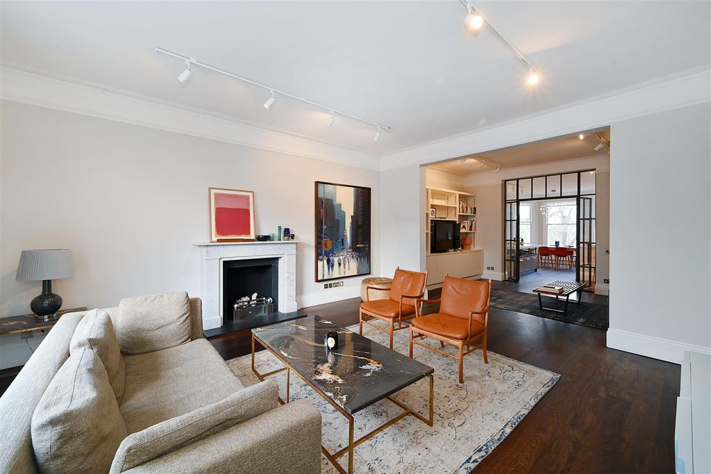 Property photo 1 of 13 76-C-Holland-Park (8).Jpg