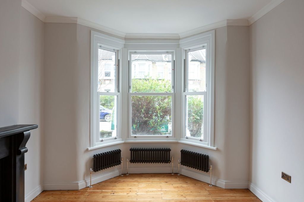 Property photo 2 of 40