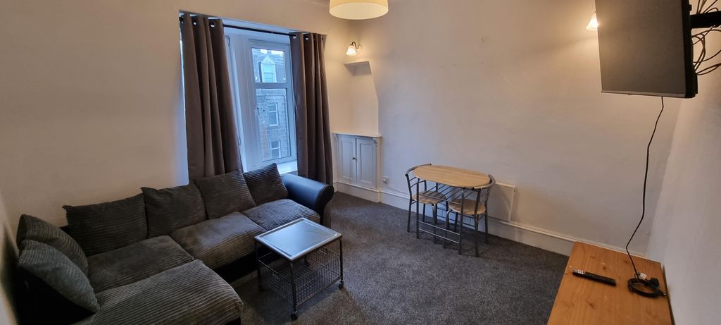 Property photo 1 of 11 Lounge