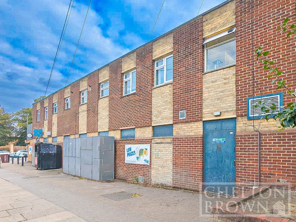 Property photo 1 of 25 External