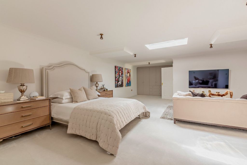 Additional image 13 of 6 bed detached house for saleFlowers Hill, Pangbourne, Berkshire RG8