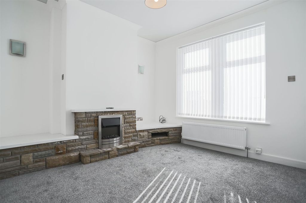 Property photo 2 of 26