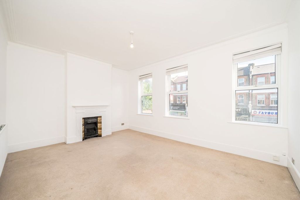 Property photo 3 of 6