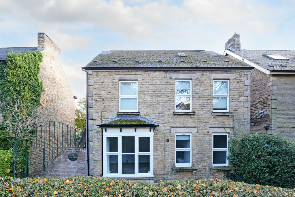 Property photo 1 of 12 External