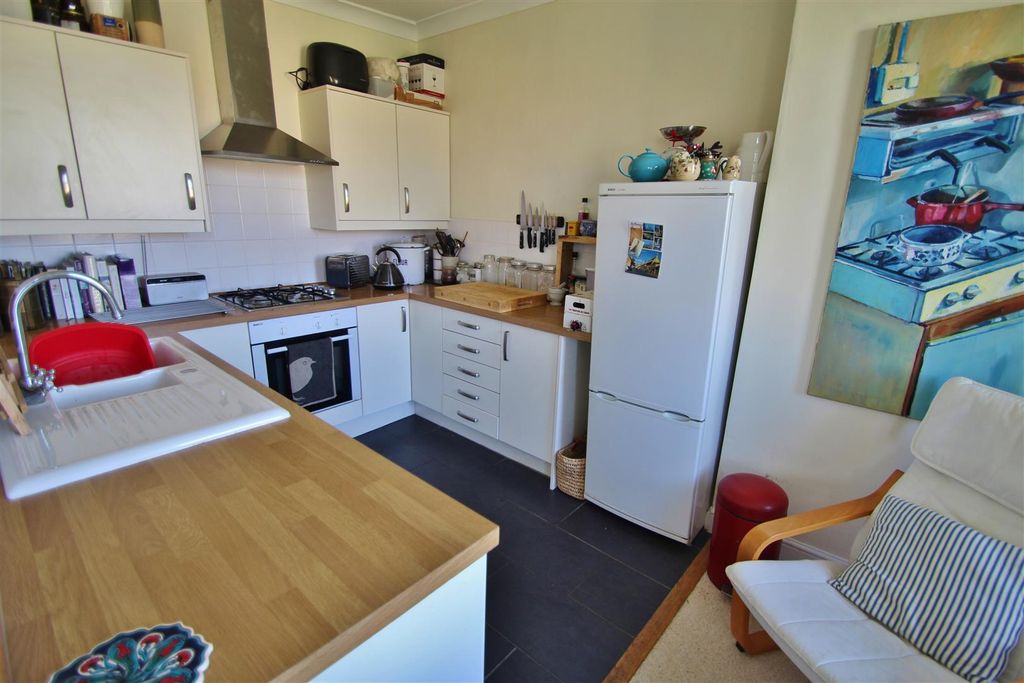 Property photo 3 of 11
