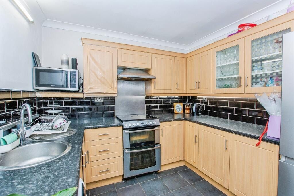 Property photo 2 of 16