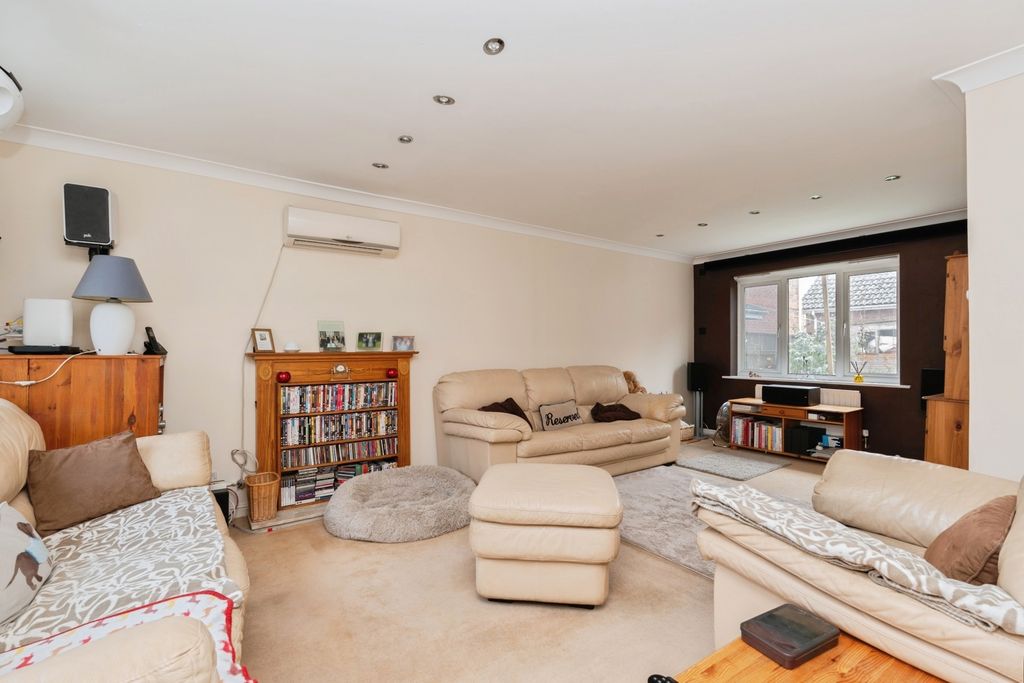 Property photo 3 of 20 Pbox-Img.Jpg