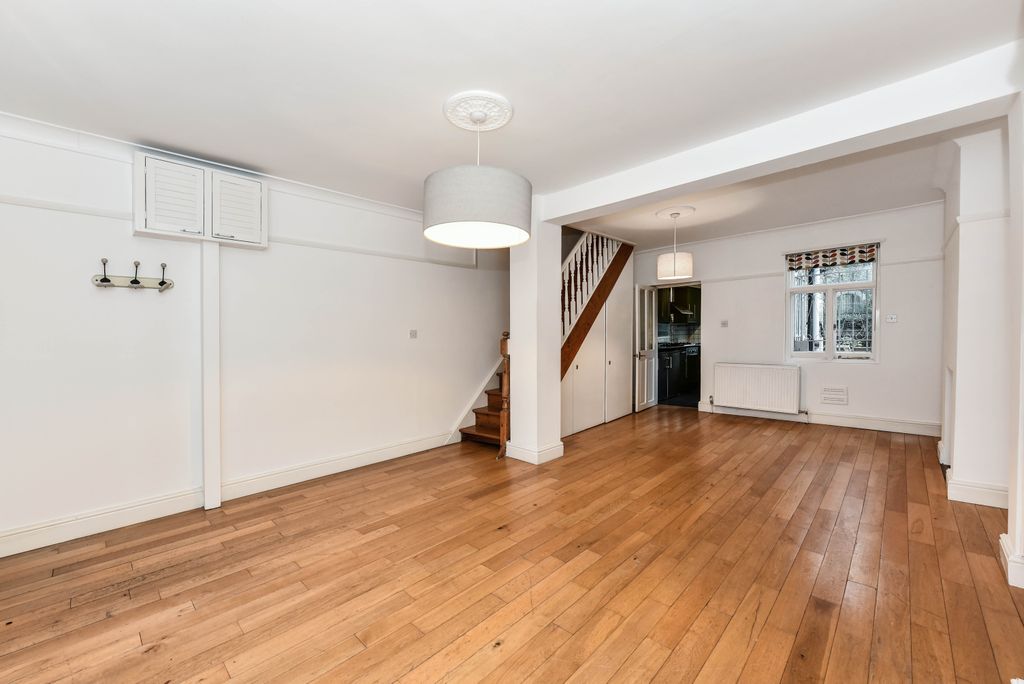 Property photo 3 of 13 35 Balcorne Street (13)