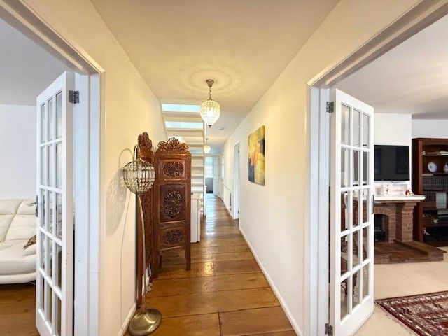 Property photo 3 of 17 Hallway