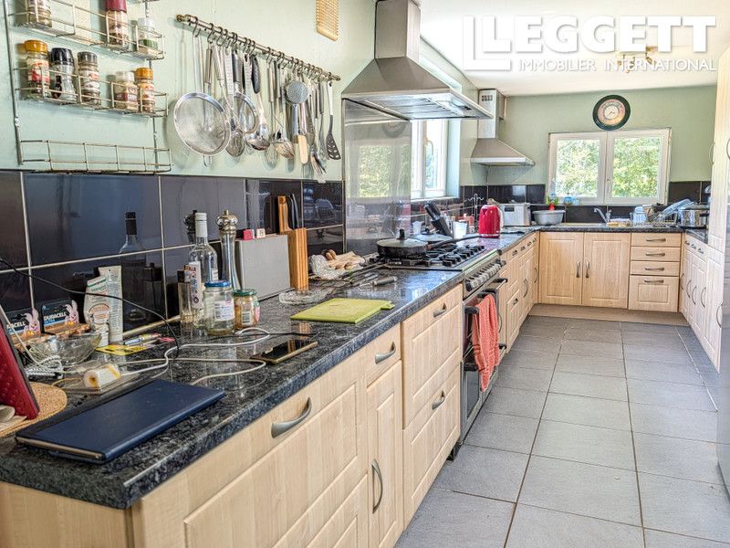 Property photo 3 of 10