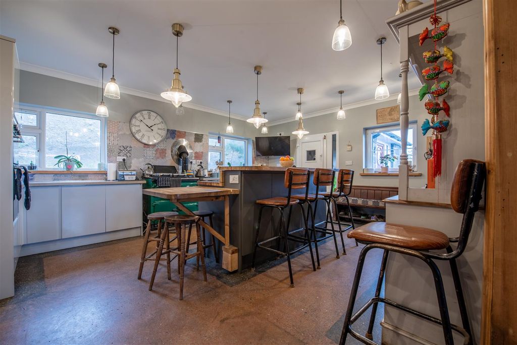 Property photo 2 of 40 Img_3084.Jpeg