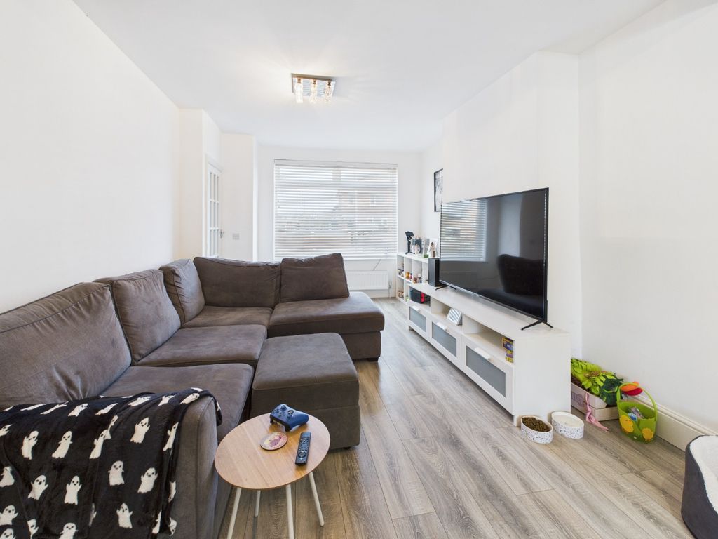 Property photo 2 of 12 4532527