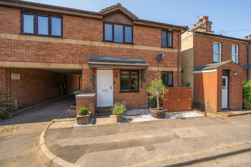 Property photo 1 of 10