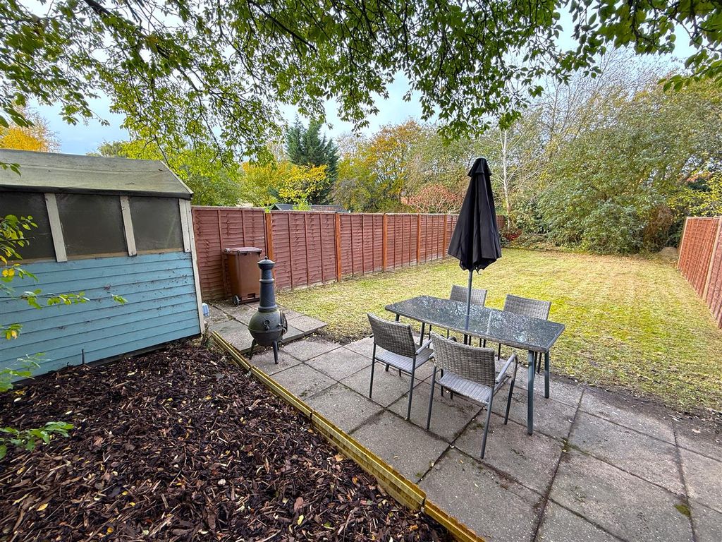 Property photo 2 of 16 Garden A.Jpg