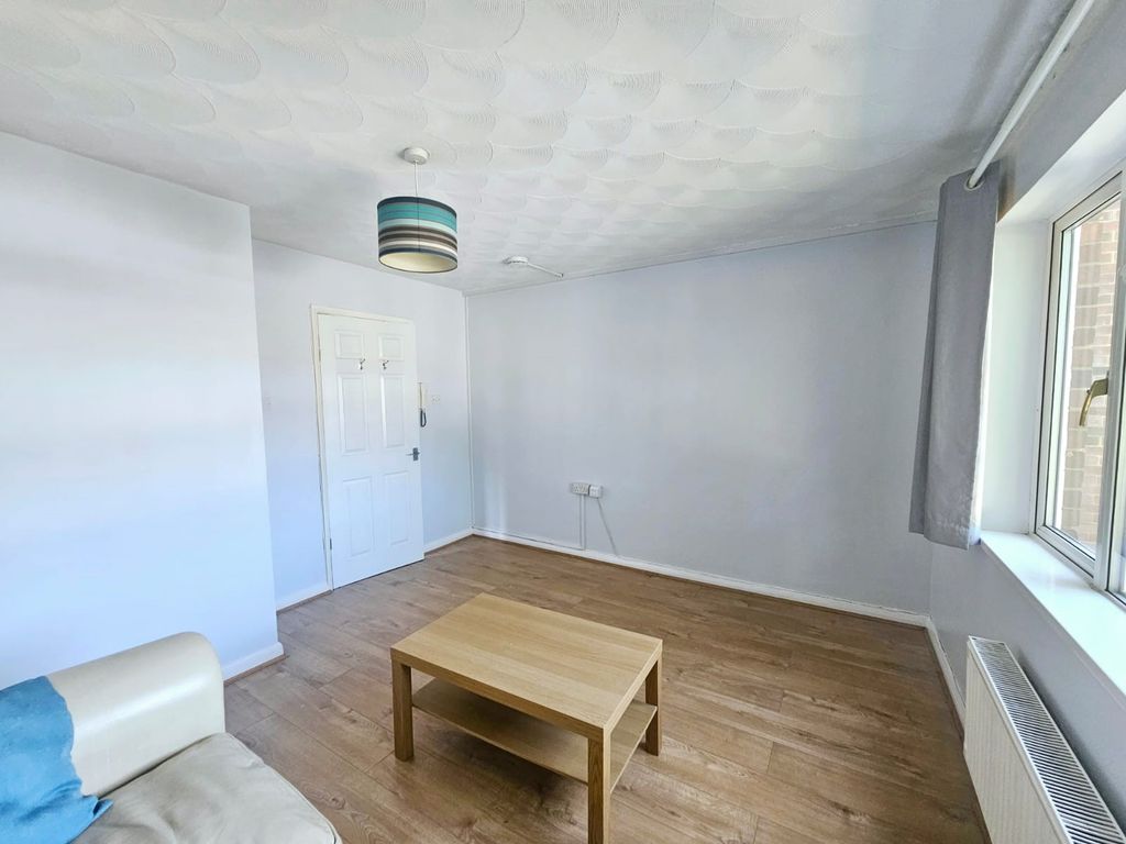 Property photo 3 of 9 Image