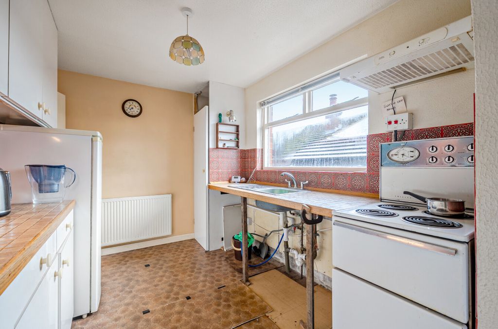 Property photo 3 of 11 1385299-50-693c14...