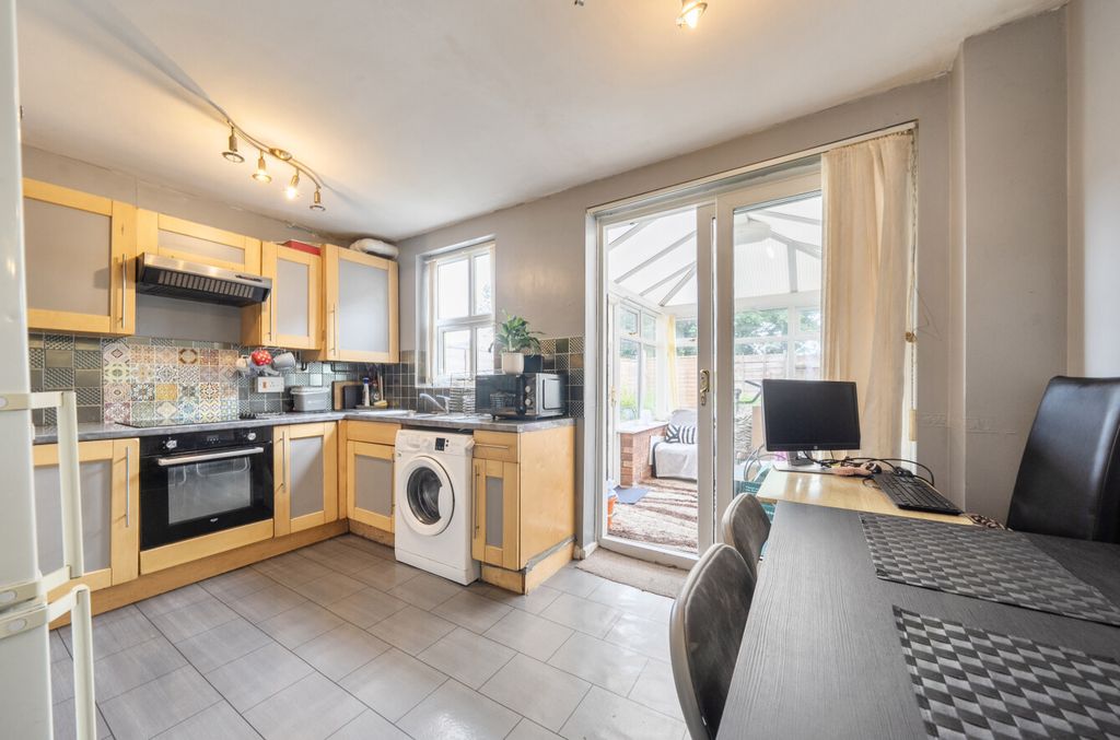 Property photo 3 of 19 1471933-10-6A22E7...